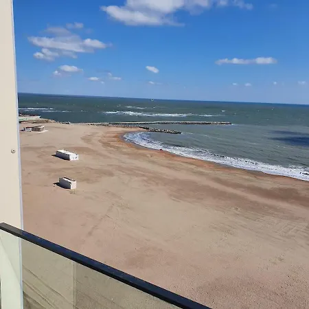 Armonia Valurilor ,beachfront Dream アパート コンスタンツァ