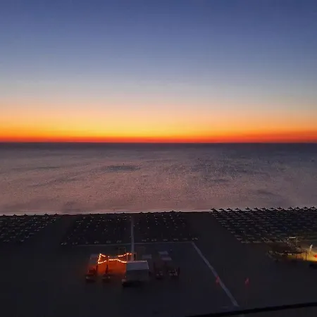 Armonia Valurilor ,beachfront Dream * コンスタンツァ